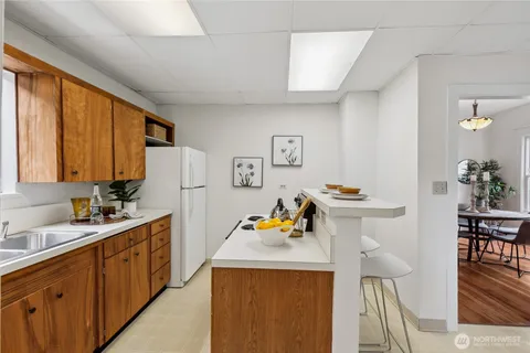 $950,000 | 1830 North 54th Street, Seattle, WA 98103