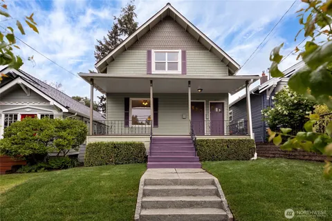 $950,000 | 1830 North 54th Street, Seattle, WA 98103