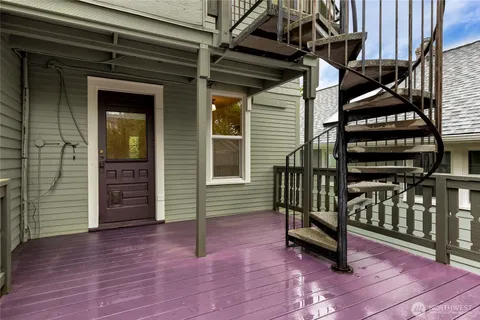 $950,000 | 1830 North 54th Street, Seattle, WA 98103