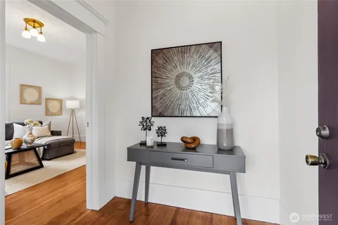 $950,000 | 1830 North 54th Street, Seattle, WA 98103