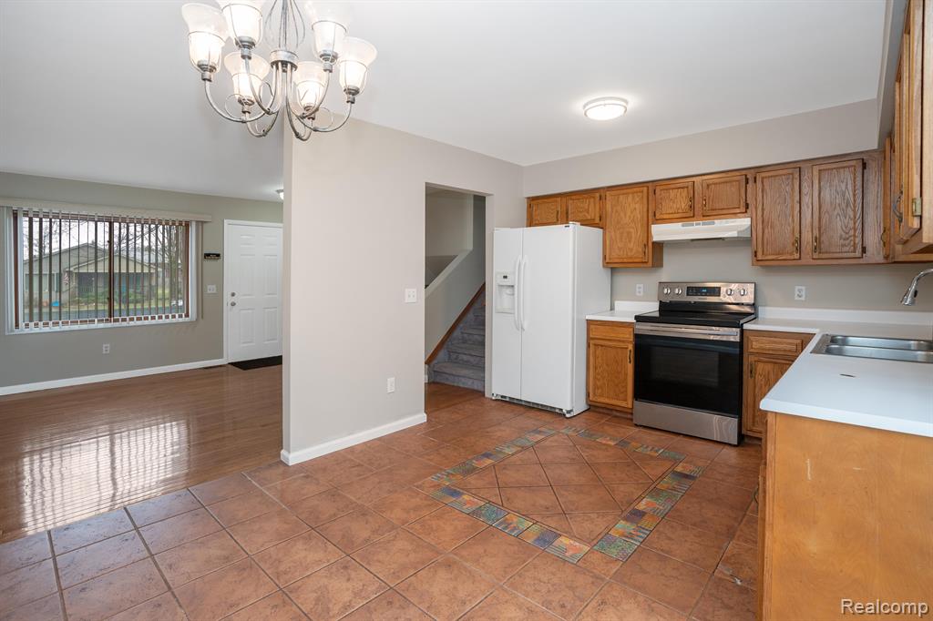 4654 Siebert Road Waterford, MI 48328 - Photo 7 of 27 Gallery Image 7