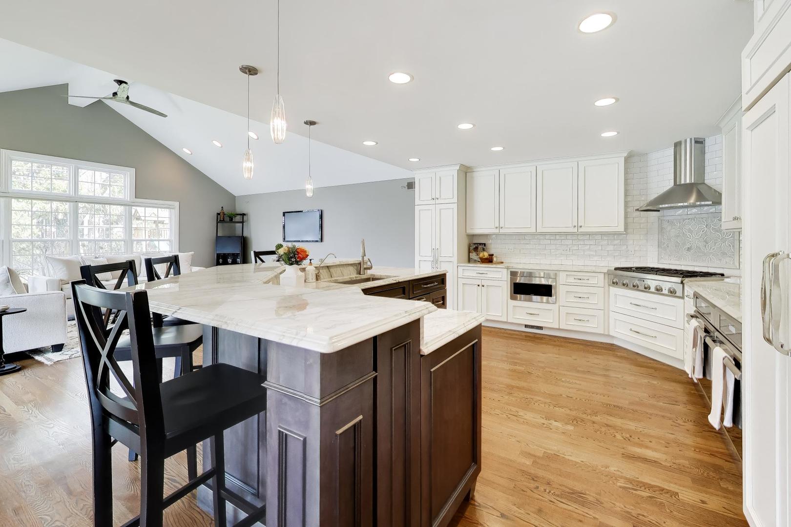 1212 West Clarendon Road Arlington Heights, IL 60004 - Photo 11 of 50