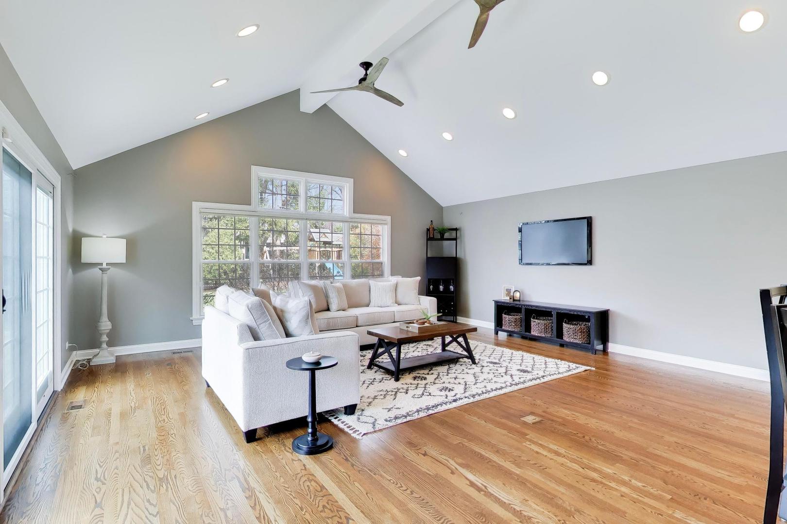 1212 West Clarendon Road Arlington Heights, IL 60004 - Photo 17 of 50