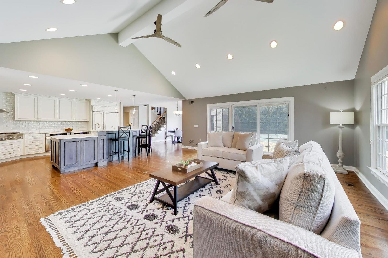 1212 West Clarendon Road Arlington Heights, IL 60004 - Photo 19 of 50