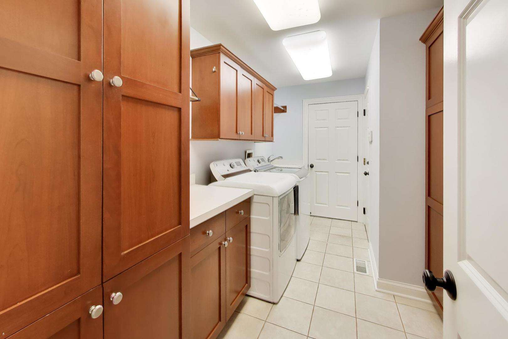 1212 West Clarendon Road Arlington Heights, IL 60004 - Photo 21 of 50