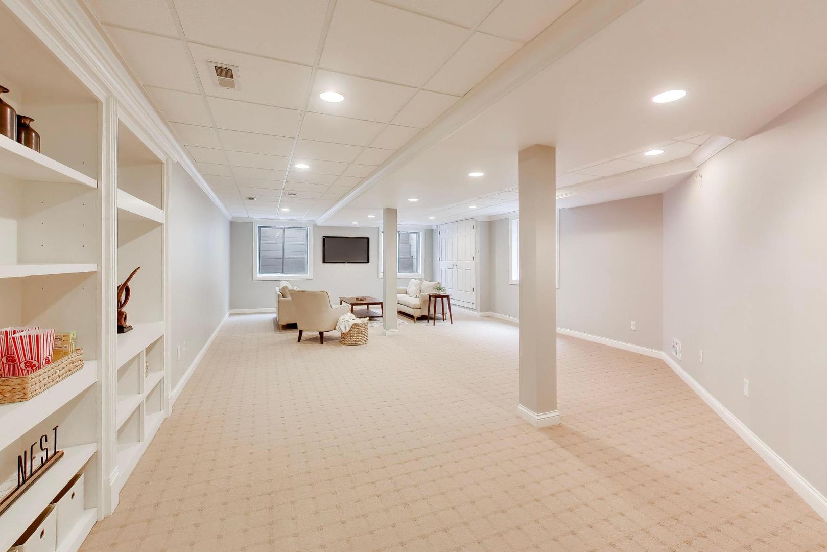 1212 West Clarendon Road Arlington Heights, IL 60004 - Photo 35 of 50