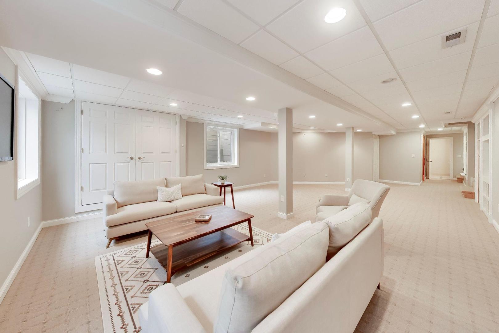1212 West Clarendon Road Arlington Heights, IL 60004 - Photo 36 of 50