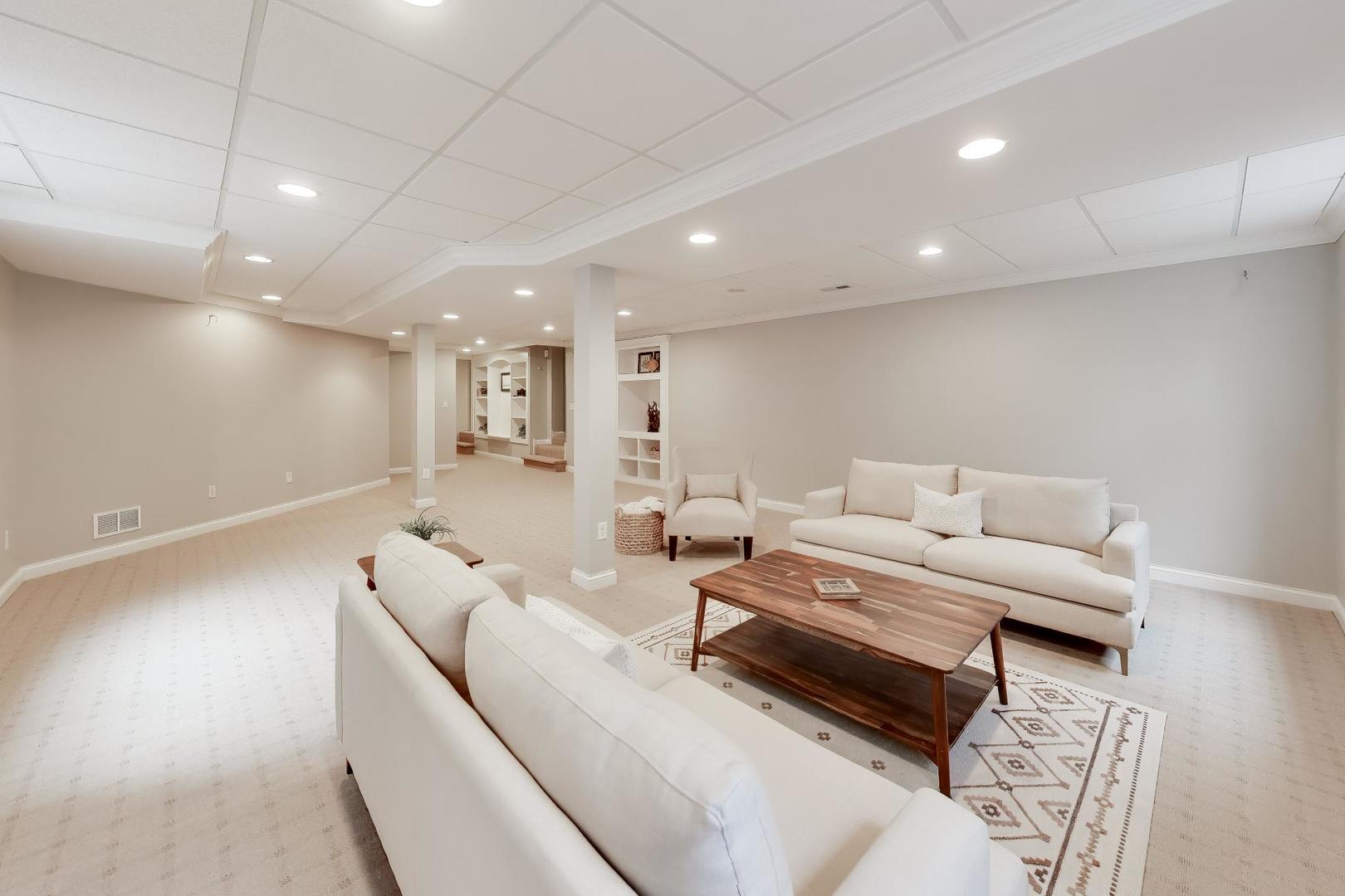 1212 West Clarendon Road Arlington Heights, IL 60004 - Photo 37 of 50