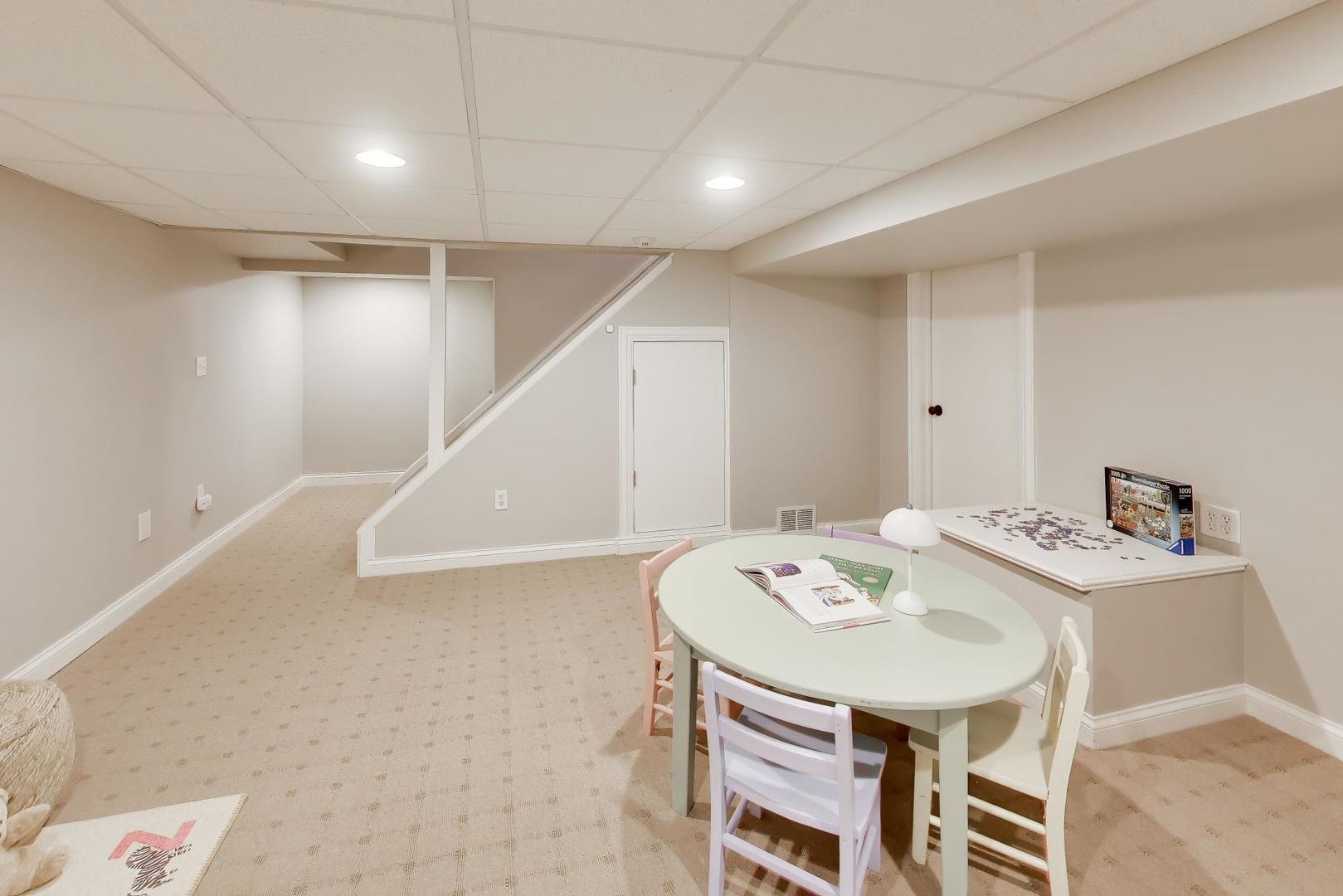 1212 West Clarendon Road Arlington Heights, IL 60004 - Photo 39 of 50