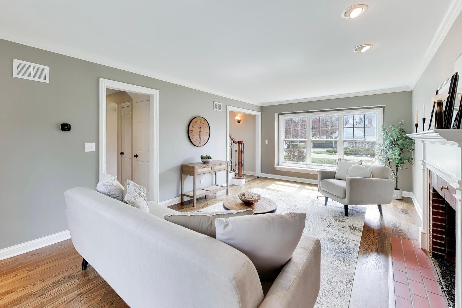 1212 West Clarendon Road Arlington Heights, IL 60004 - Photo 6 of 50