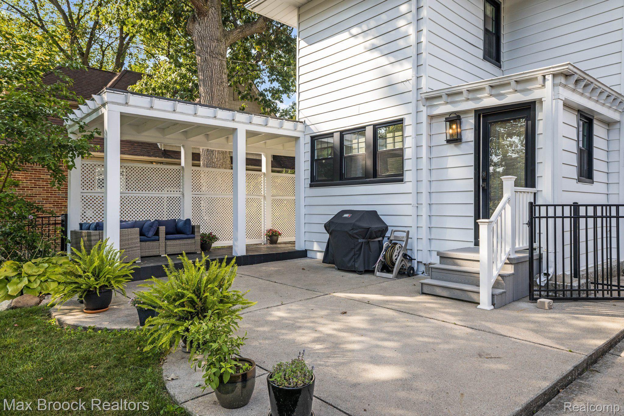 19 Norwich Road Pleasant Ridge, MI 48069 - Photo 41 of 54 Back of Home and Patio
