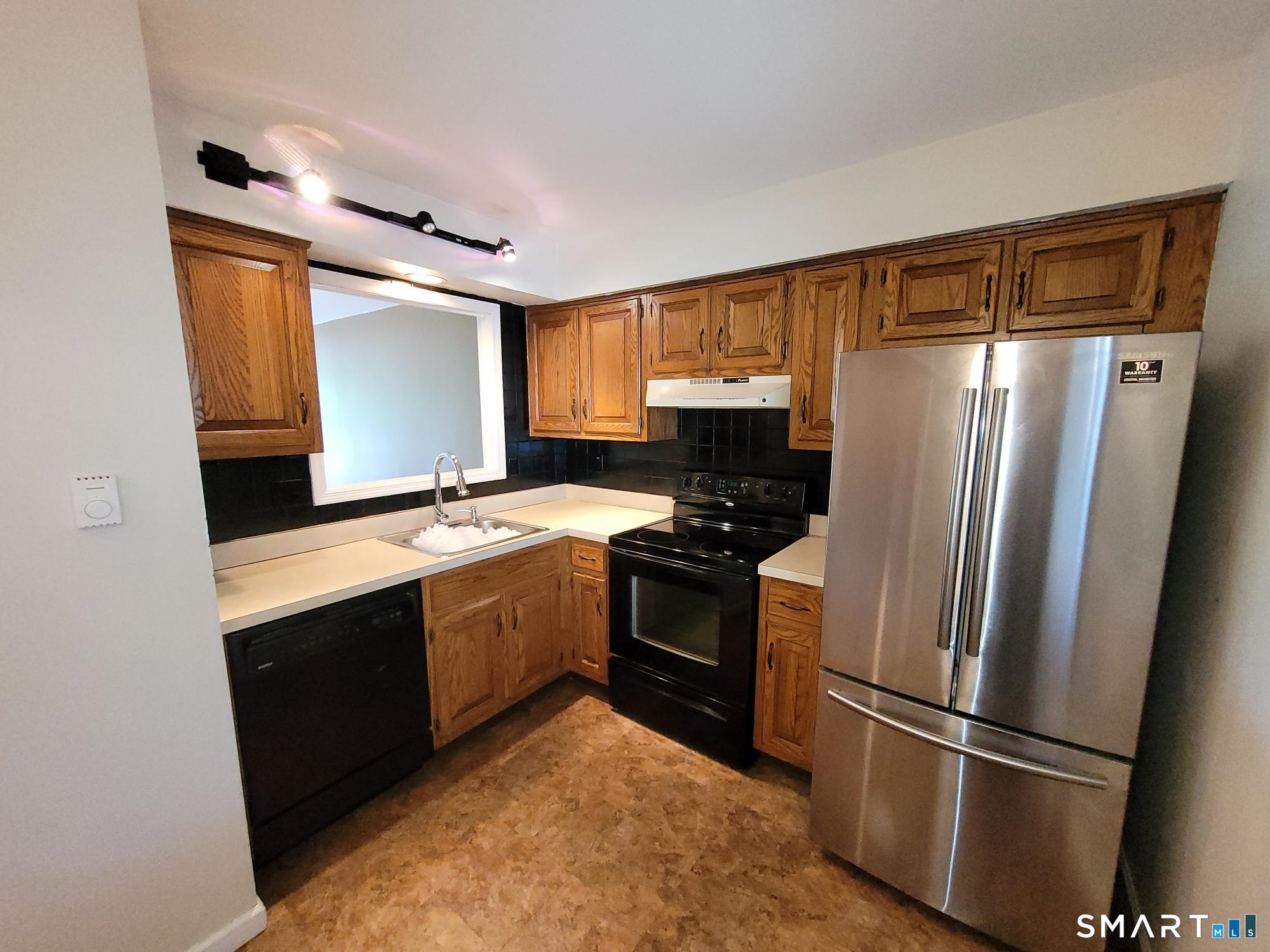55 Mill Plain Road, Unit 343 Danbury, CT 06811 - Photo 7 of 25