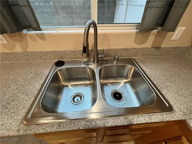 $1,800 | 7327 Laburnum Street, Las Vegas, NV 89113