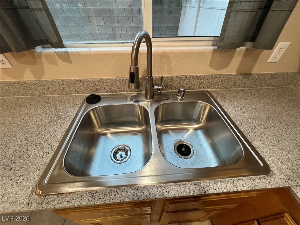 7327 Laburnum Street Las Vegas, NV 89113 - Photo 11 of 35