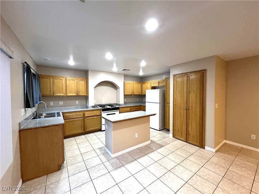 7327 Laburnum Street Las Vegas, NV 89113 - Photo 6 of 35