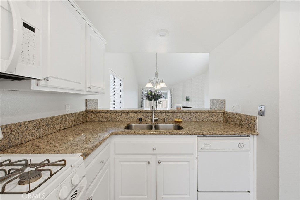 38 Wetstone Irvine, CA 92604 - Photo 18 of 54