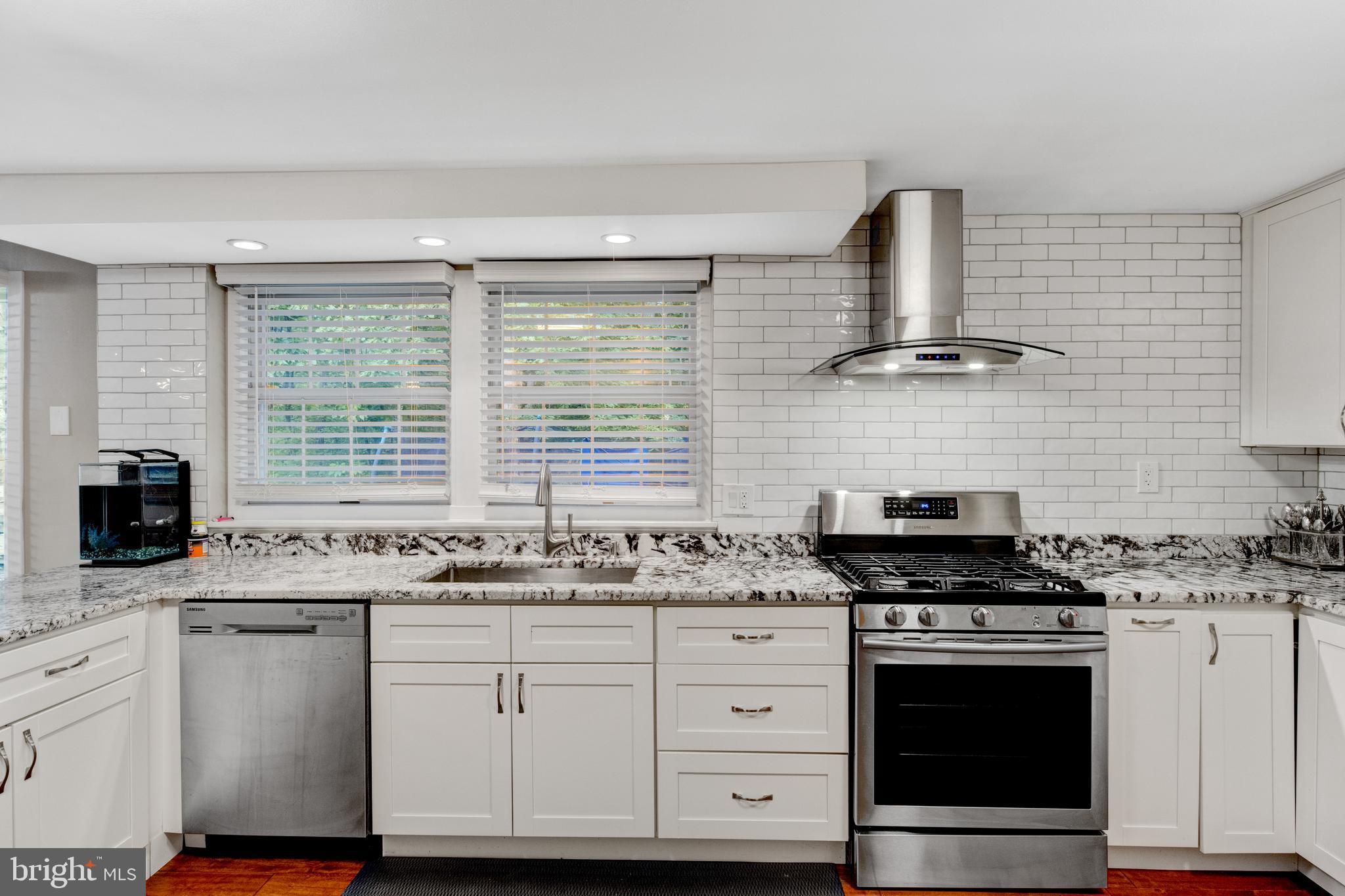 2286 Archdale Road Reston, VA 20191 - Photo 7 of 38