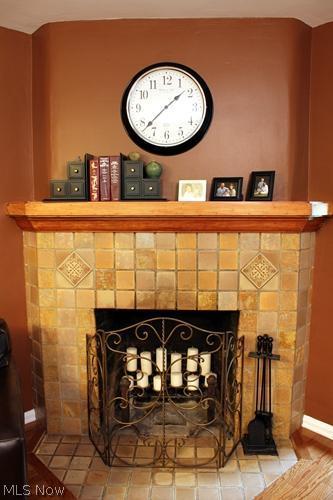 1189 Mayfield Ridge Road Cleveland, OH 44124 - Photo 2 of 25