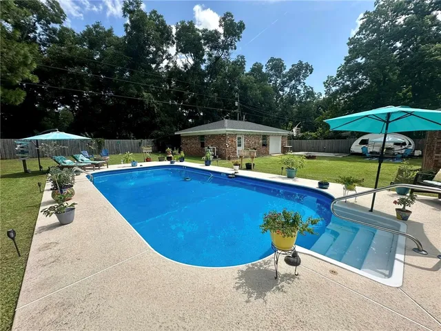 $385,000 | 2026 Ellis Lane, Blackshear, GA 31516