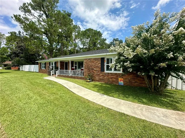 $385,000 | 2026 Ellis Lane, Blackshear, GA 31516