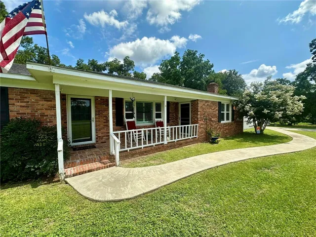 $385,000 | 2026 Ellis Lane, Blackshear, GA 31516