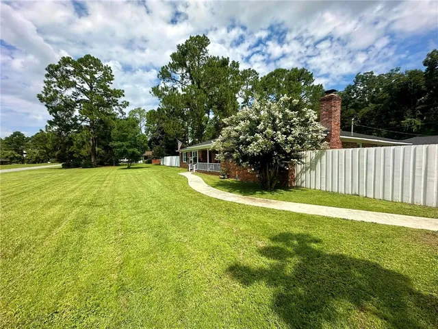 $385,000 | 2026 Ellis Lane, Blackshear, GA 31516