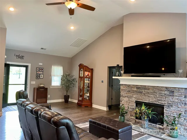 $689,000 | 340 Hound Holw Road, Camden, SC 29020