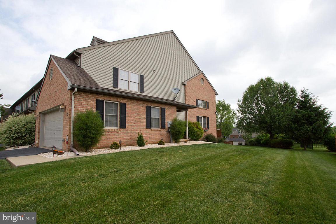 23 Rockford Road Mountville, PA 17554 - Photo 1 of 55 Gallery Image 1