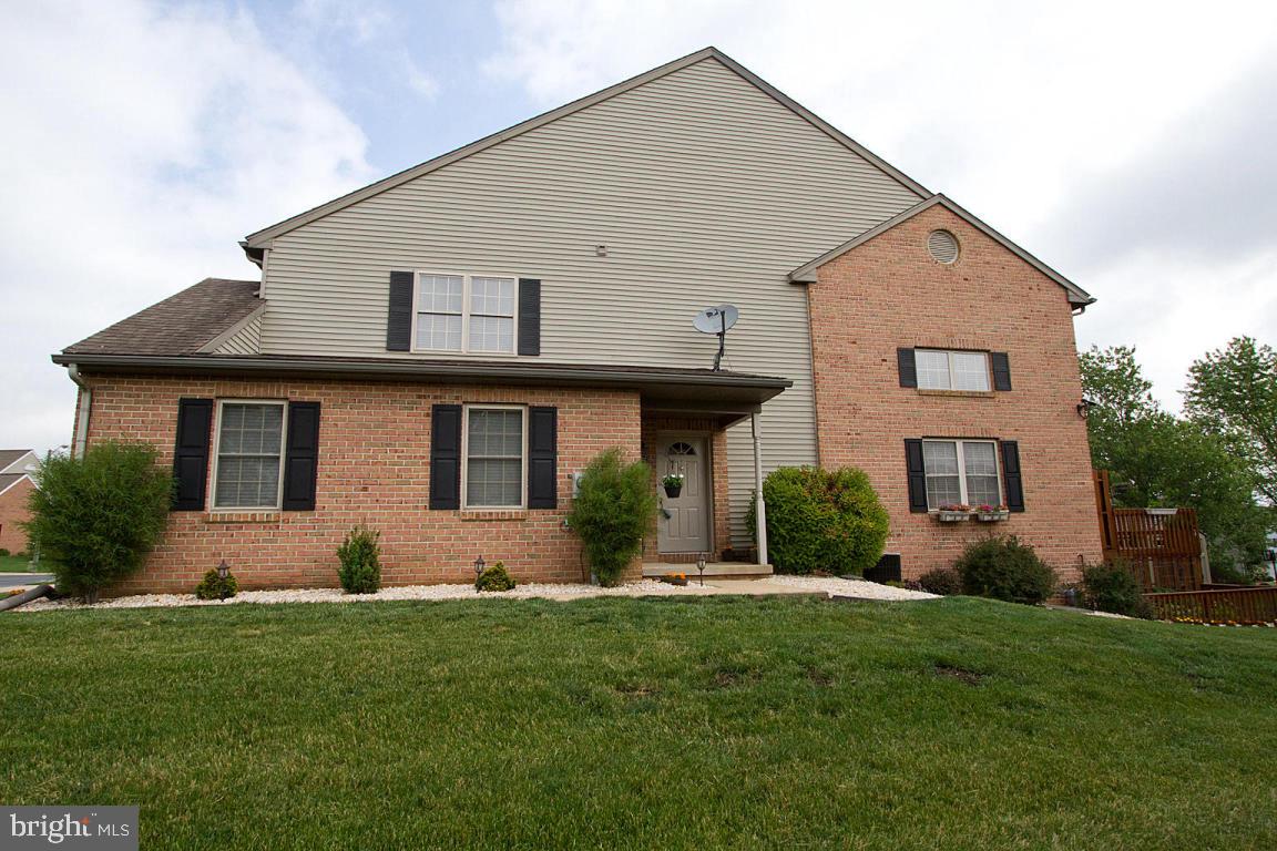 23 Rockford Road Mountville, PA 17554 - Photo 2 of 55 Gallery Image 2