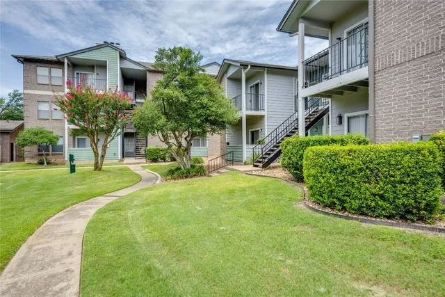 $950 | 12166 Metric Boulevard, Unit 129, Austin, TX 78758