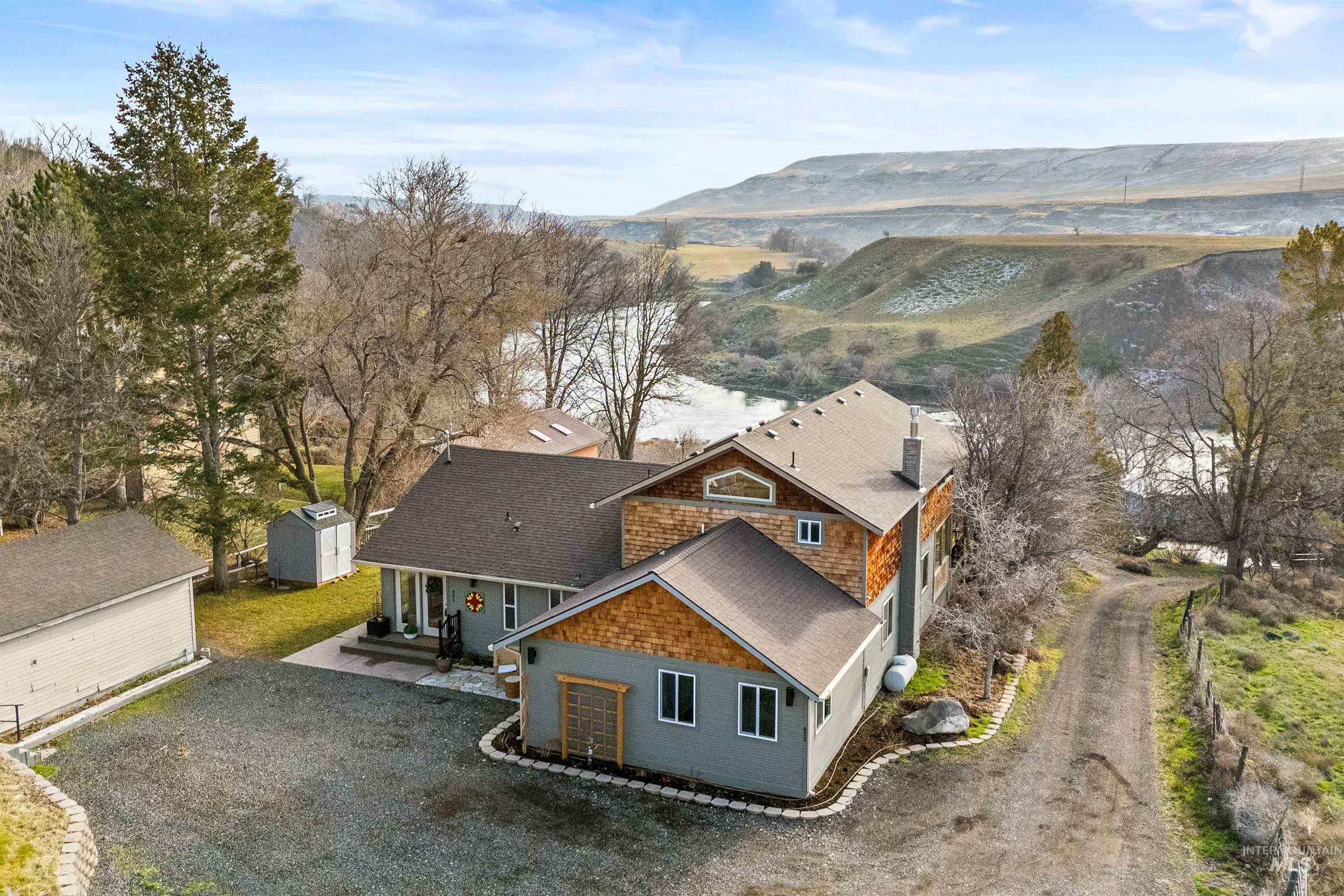 853 Pottery Road Bliss, ID 83314 - Photo 3 of 50 View from above of property featuring mountains