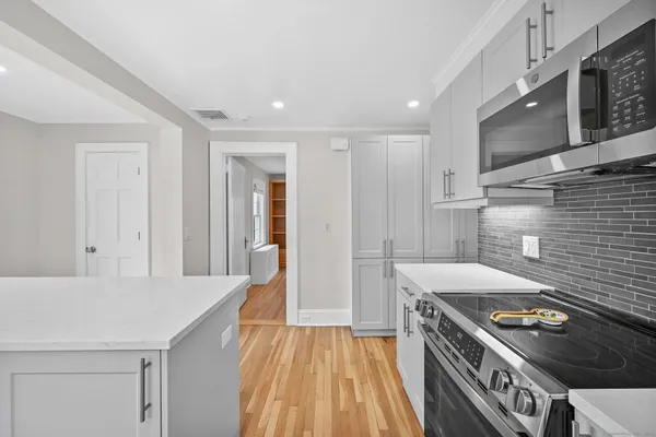 $8,250 | 15 Richmond Drive, Greenwich, CT 06870