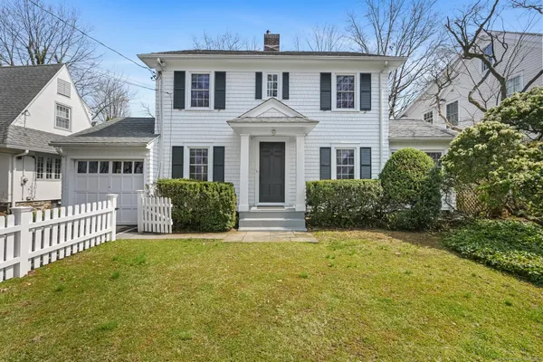 $8,250 | 15 Richmond Drive, Greenwich, CT 06870