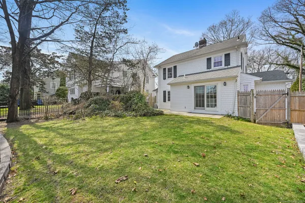 $8,250 | 15 Richmond Drive, Greenwich, CT 06870