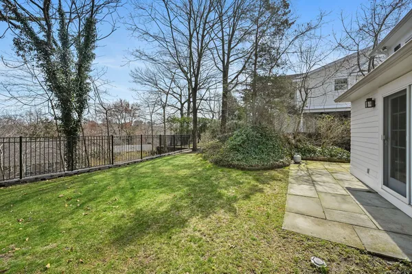 $8,250 | 15 Richmond Drive, Greenwich, CT 06870