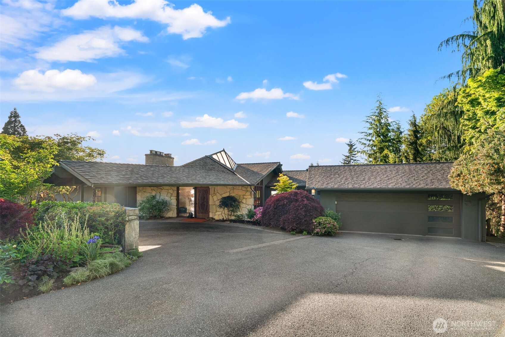 7025 156th Street Southwest Edmonds, WA 98026 - Photo 7 of 40