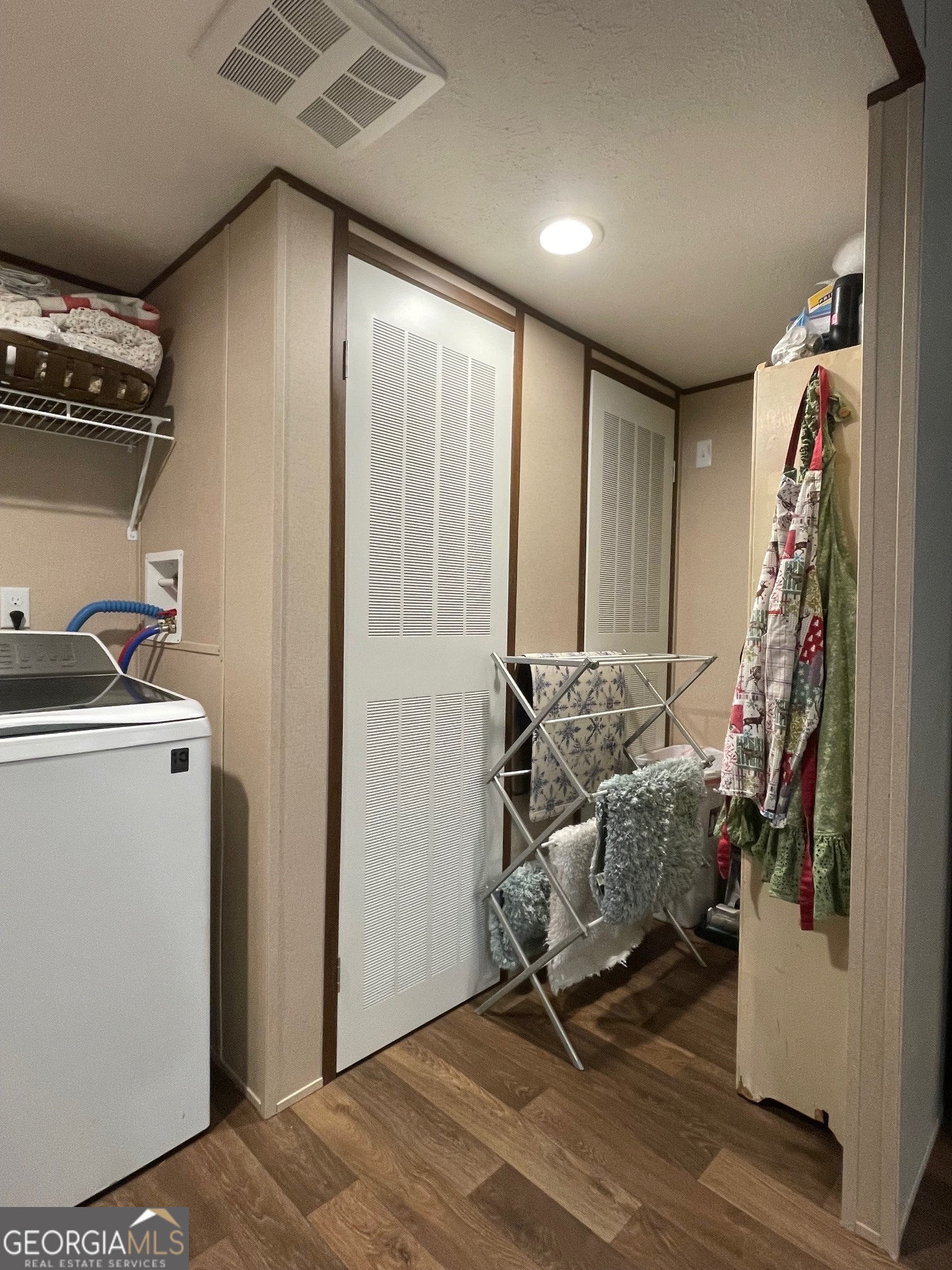 5571 Old Dixie Highway South Springfield, GA 31329 - Photo 7 of 38 a view of a room with gym equipment