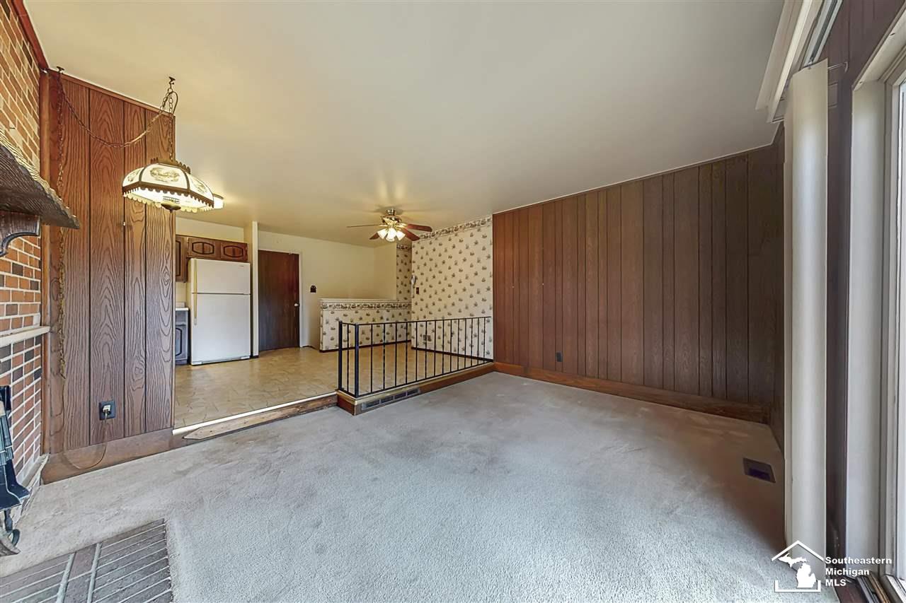 20503 Roche Road Trenton, MI 48183 - Photo 6 of 34 50082050-5.JPG