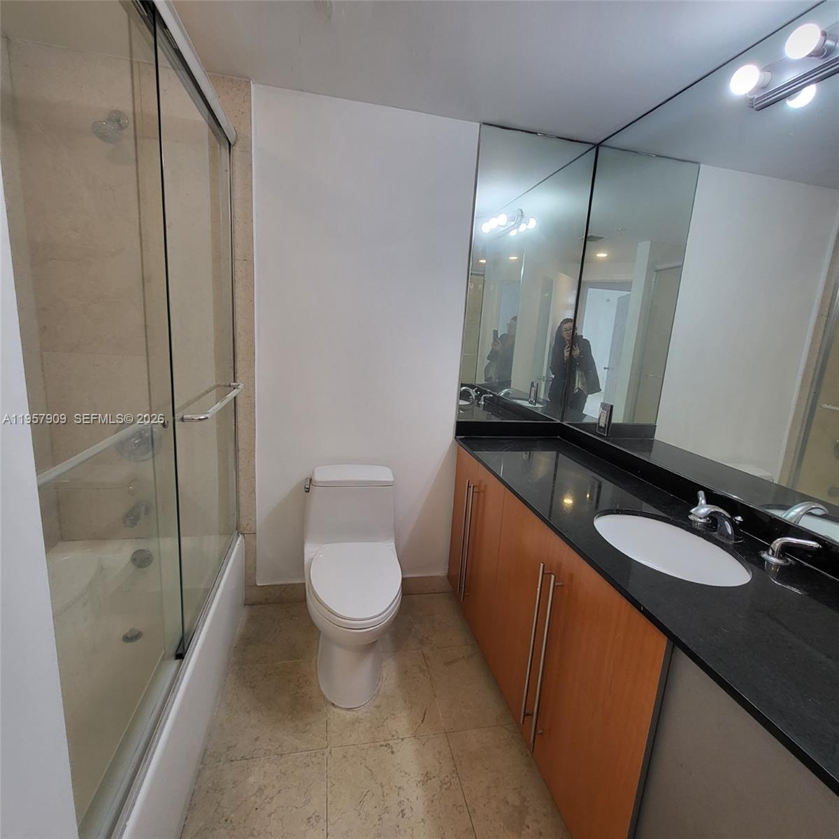 701 Brickell Key Boulevard, Unit 1902 Miami, FL 33131 - Photo 17 of 18
