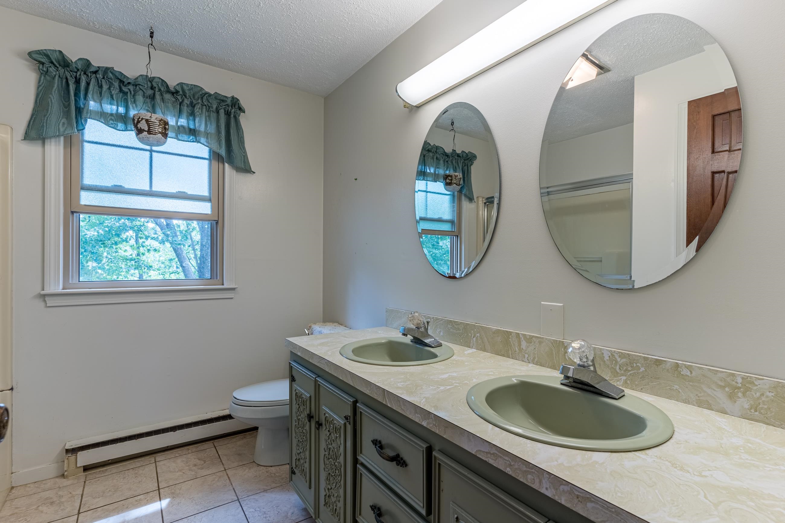 12 Seavey Street Hampton, NH 03842 - Photo 18 of 36