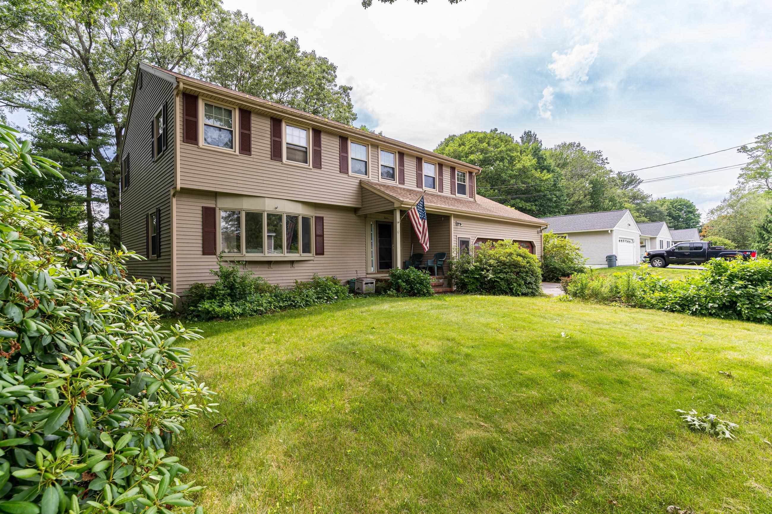 12 Seavey Street Hampton, NH 03842 - Photo 2 of 36