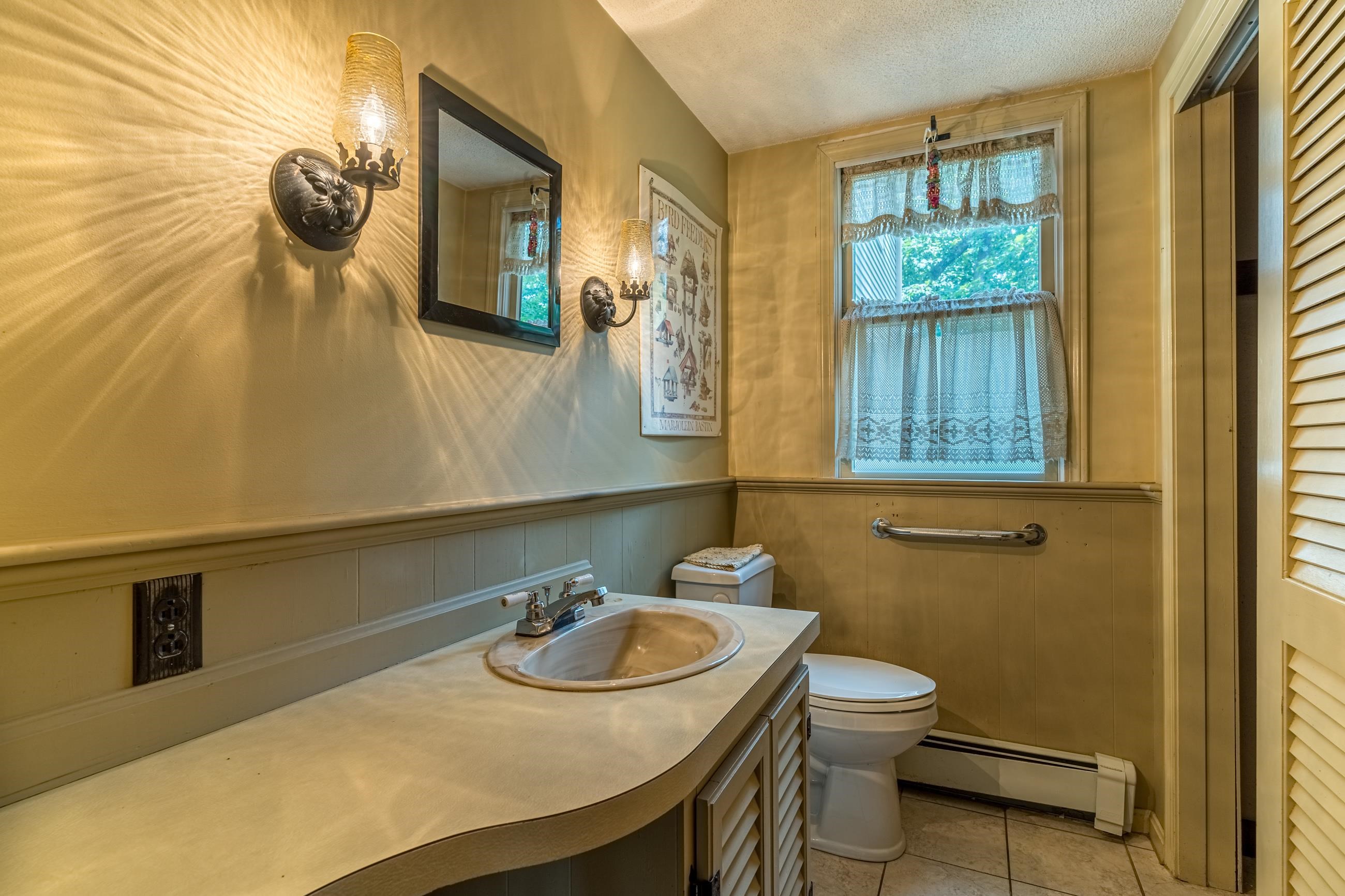 12 Seavey Street Hampton, NH 03842 - Photo 7 of 36