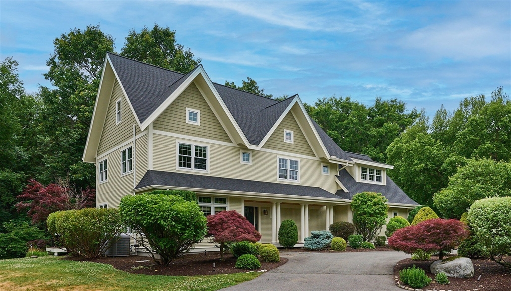 46 Sovereign Way Northampton, MA 01062 - Photo 1 of 42