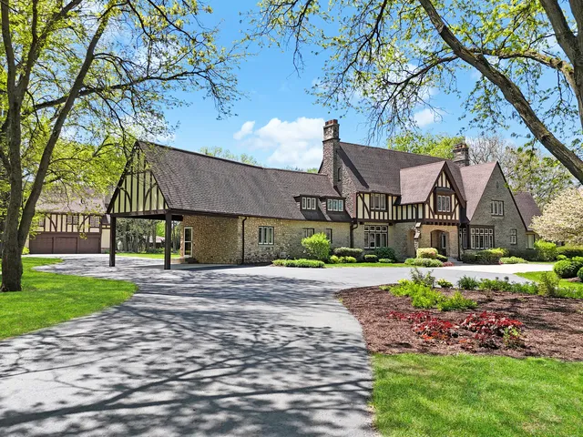 $2,650,000 | 2407 West Galena Avenue, Freeport, IL 61032