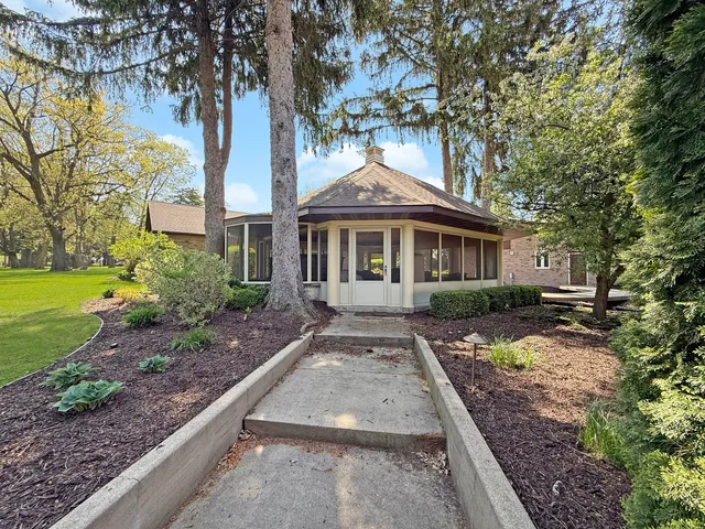 $2,650,000 | 2407 West Galena Avenue, Freeport, IL 61032