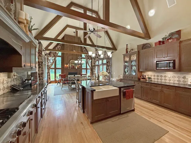 $2,650,000 | 2407 West Galena Avenue, Freeport, IL 61032