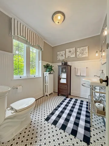 $2,650,000 | 2407 West Galena Avenue, Freeport, IL 61032