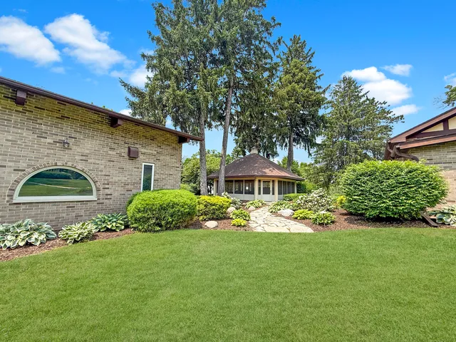 $2,650,000 | 2407 West Galena Avenue, Freeport, IL 61032