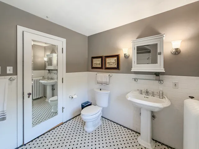 $2,650,000 | 2407 West Galena Avenue, Freeport, IL 61032