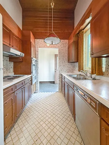 $2,650,000 | 2407 West Galena Avenue, Freeport, IL 61032